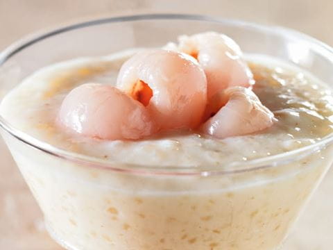 Muhalbiyat al-sagoo - Sago and Lychee Pudding