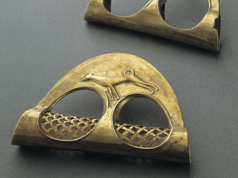 Windowed ashes with animal decoration. Byblos, temple of the Obelisks, Middle Bronze Age, gold. Beirut, Directorate General of Antiquities. ©IMA/Philippe Maillard.