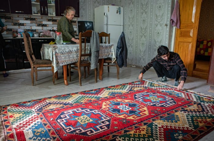 Weaving an oriental carpet tradition in Georgia