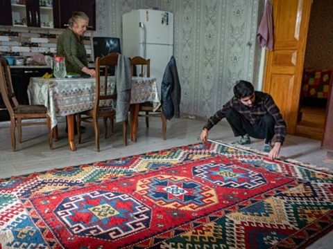 Weaving an oriental carpet tradition in Georgia